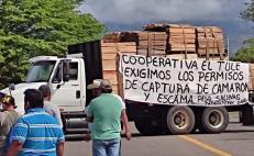 Pescadores del Istmo impiden paso de Oaxaca a Chiapas; piden permisos para captura de camarón 
