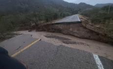 Deslave por fuertes lluvias deja cerrada carretera federal que comunica la capital de Oaxaca con el Istmo 