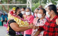 Retienen pobladores a candidata de Morena que busca reelección como edil de Tehuantepec; exigen obras