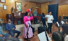 La Santa Cecilia llega a Oaxaca para grabar una canción con la Banda Filarmónica de Ayutla Mixe