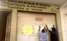 Por adeudo de renta, dueños les cierran indefinidamente oficinas a trabajadores de Salud en Juchitán