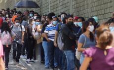 Sin anuncio previo, Ejército aplica vacuna a mayores de 18 años en Oaxaca; miles se quedan esperando