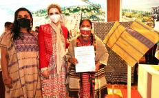 Recibe Oaxaca “Botón de algodón”, galardón del IX Premio Nacional de Textiles y Rebozos 