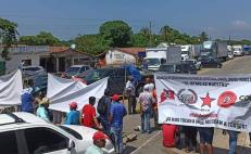Con bloqueos carreteros, 15 comunidades exigen cancelación del Programa de Desarrollo del Istmo, Oaxaca