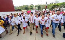  Con tequio, morenista promete mejores servicios en Oaxaca; panista se reúne con recolectores de tiradero