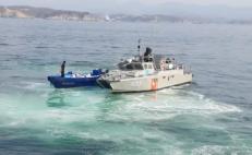 Asegura Semar 2 mil 400 litros de combustible en embarcación que navegaba en costas de Huatulco