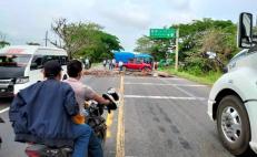 Bloquean pobladores de Guichicovi carretera Transístmica en Oaxaca; exigen pago de recursos federales
