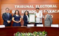 Tribunal Electoral de Oaxaca valida elección de gubernatura y entrega constancia a Salomón Jara