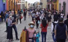 Acusan artesanas a exfuncionario priista de vender espacios en 10 mil pesos en andador turístico de Oaxaca