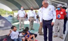 Comisionado del INM entrega en Oaxaca permisos de tránsito libre a personas migrantes; se reunirá con Solalinde 