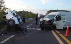 Choque frontal deja 3 muertos en autopista Cuacnopalan-Oaxaca; bebé de meses de nacido entre víctimas