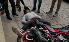 Asesinan a balazos a motociclista en pleno Centro Histórico de la ciudad de Oaxaca; despliegan operativo