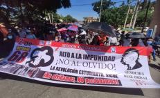 Marchan maestros de la Sección 22 de Oaxaca para conmemorar el 2 de octubre