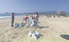 Derrames sin fin, la huella de contaminación que deja Pemex en las playas de Oaxaca