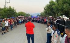 Autoridades de Tapanatepec, Oaxaca, organizan caravana de migrantes para resolver aglomeración