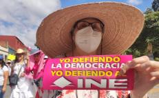 Marchan en Oaxaca contra reforma electoral de AMLO: "debilita al INE"