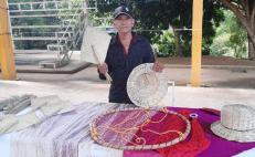 Artesanos ayuujk de Oaxaca apuestan al rescate del arte del bejuco; “el plástico gana terreno”, advierten