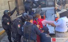 Gobierno de Oaxaca justifica operativo policial y desalojo de desplazadas triquis: “estaban vendiendo”