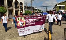 Cumplen un mes protestas del sector Salud en Tuxtepec; advierten paro general en plena Guelaguetza 