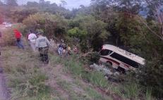Sube a 28 heridos y una falllecida saldo de accidente de autobús en Oaxaca; 13 están hospitalizados