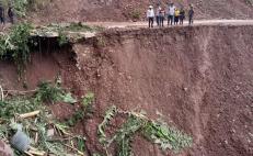 Lluvias deslavan carretera artesanal y dejan incomunicados a tres municipios de la Cuenca de Oaxaca
