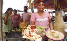 Buscan proteger con denominación de origen a la tlayuda, tortilla ancestral de Oaxaca