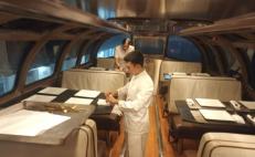 ¡Tiene segundo piso! Así es el vagón VIP donde viajó AMLO en inauguración del Tren Interoceánico