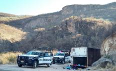 Vuelca camioneta que transportaba migrantes y la abandonan en carretera federal de Oaxaca