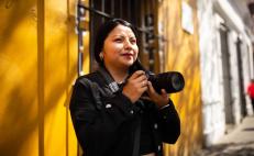 “Machismo aleja a mujeres de la prensa”, cuenta Carolina, de las últimas fotoperiodistas de Oaxaca