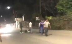 VIDEO. Transportistas golpean en grupo a un sólo hombre; hay 4 taxistas identificados: Semovi Oaxaca 
