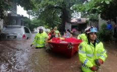 Inundaciones en Oaxaca: Evacuan a 2 mil personas de Juchitán tras desbordamiento del río Las Nutrias