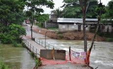 Se inunda puente recién inaugurado que conecta a Tuxtepec con la ciudad de Oaxaca; acusan a constructora