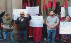 “Si no pueden, renuncien”. Protesta MULT por asesinato de dos mujeres triquis en la ciudad de Oaxaca