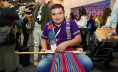 Promueve artesano indígena de Oaxaca tradición textil chinanteca, en España 