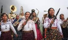 Música sin género ni fronteras: la Banda Mujeres del Viento Florido surca cielos internacionales