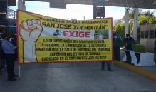 Triquis de Xochixtlán, de la Mixteca de Oaxaca, bloquean caseta de Huitzo; exigen entrega recursos