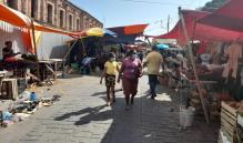 A 4 años del 7-S, continúa peregrinar de 700 comerciantes de Juchitán; los reubicarán para obras de Sedatu