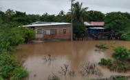 Van 15 colonias inundadas en Ixtepec, Oaxaca, y 300 familias afectadas por fuertes lluvias