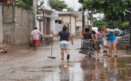 Baja nivel del agua en r&iacute;o Los Perros y calles de Juchit&aacute;n; comienza limpieza