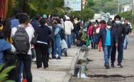Responden miles a llamado para vacunaci&oacute;n emergente contra Covid-19 en la ciudad de Oaxaca
