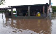 Inundaciones dejan incomunicadas a agencias de Juchit&aacute;n, en el Istmo de Oaxaca; hay miles de damnificados