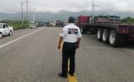 Se suman m&aacute;s comunidades zoques de Oaxaca a bloqueos carreteros; piden claridad en uso de recursos