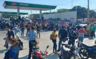 Retienen trabajadores municipales a edil de Salina Cruz, Oaxaca; exigen pago de salarios de primera quincena 