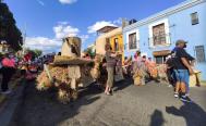 Desfile de diablos y personajes fant&aacute;sticos en capital de Oaxaca