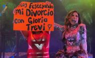 &ldquo;&iexcl;Eso mamona!&rdquo;: sube Gloria Trevi al escenario a mujer que celebr&oacute; divorcio en concierto en Oaxaca