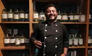 Guillermo Echeverr&iacute;a, el chef de Oaxaca que busca impregnar el sabor del mezcal en sus creaciones