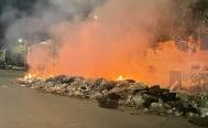 Investigan como intencionado el incendio de basura en riberas del r&iacute;o Atoyac, en la ciudad de Oaxaca