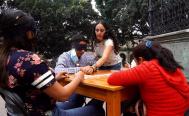 Jugando al domin&oacute;, visibilizan a personas con discapacidad visual en Oaxaca