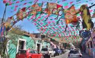 Retiran arcos del Barrio de Jalatlaco en la ciudad de Oaxaca para no perder su identidad