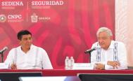 En visita a Huatulco, Oaxaca, AMLO eval&uacute;a apoyos a afectados por hurac&aacute;n Agatha